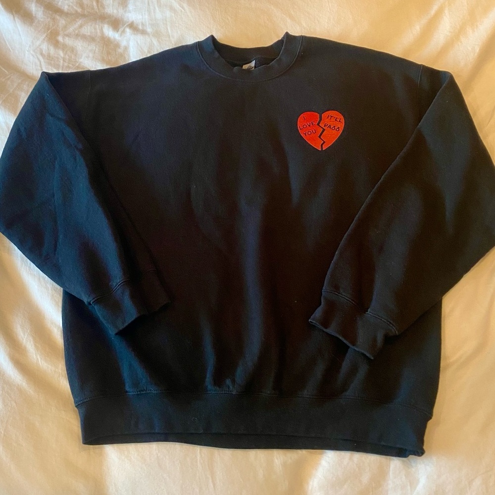 “Fleabag Inspired” Gildan Black Crewneck Sweater